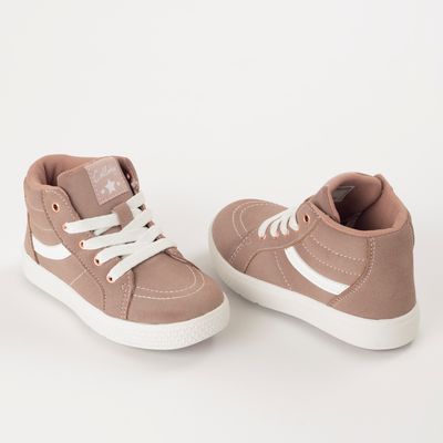 Niña en Zapatos – Colloky Peru